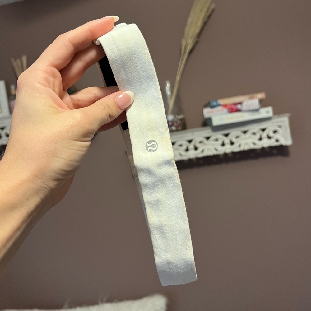 Lululemon Fly Away Tamer Headband